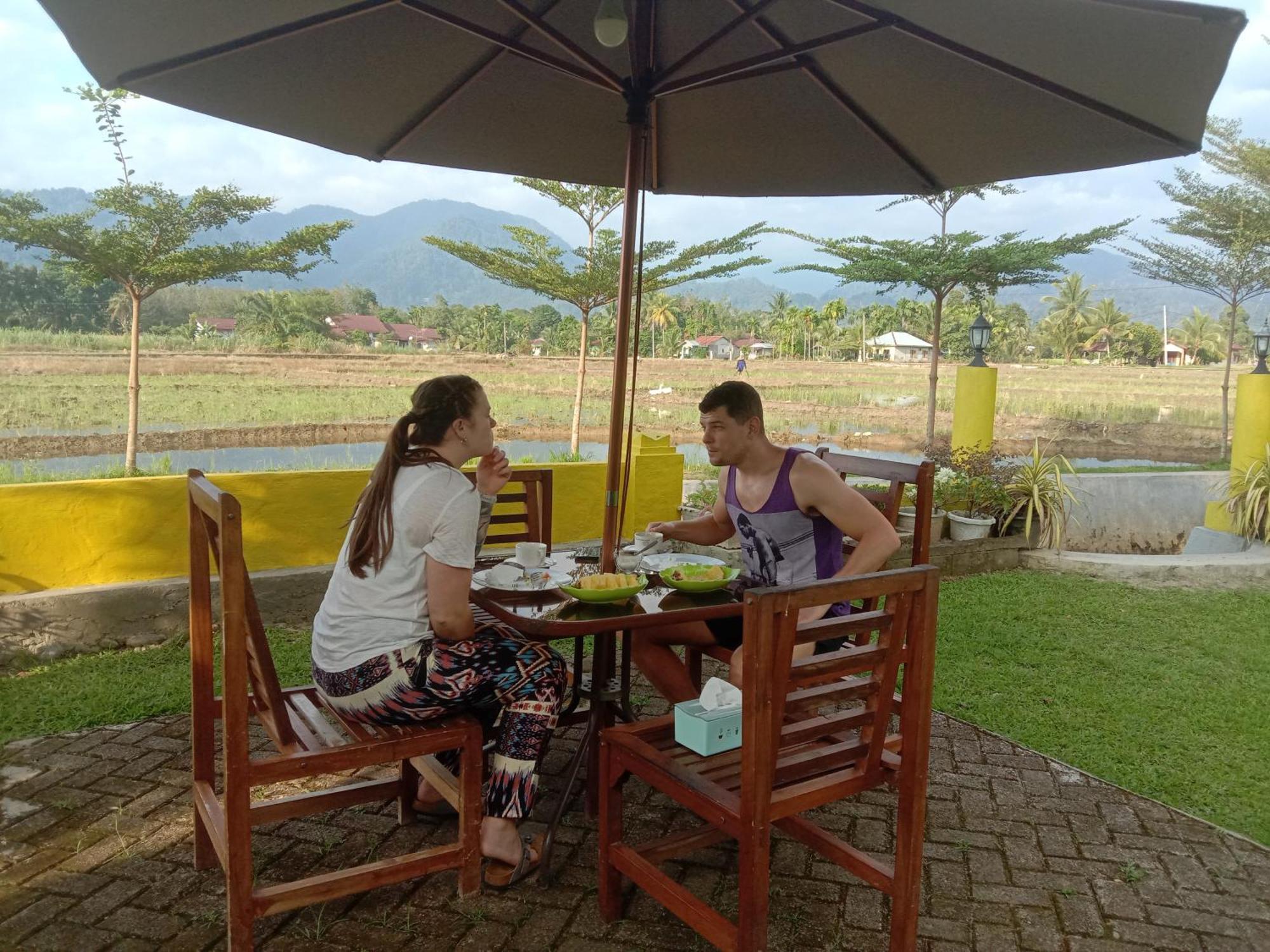 Ambow Homestay Jungle Trekking & Village Tour Букит Лаванг Екстериор снимка