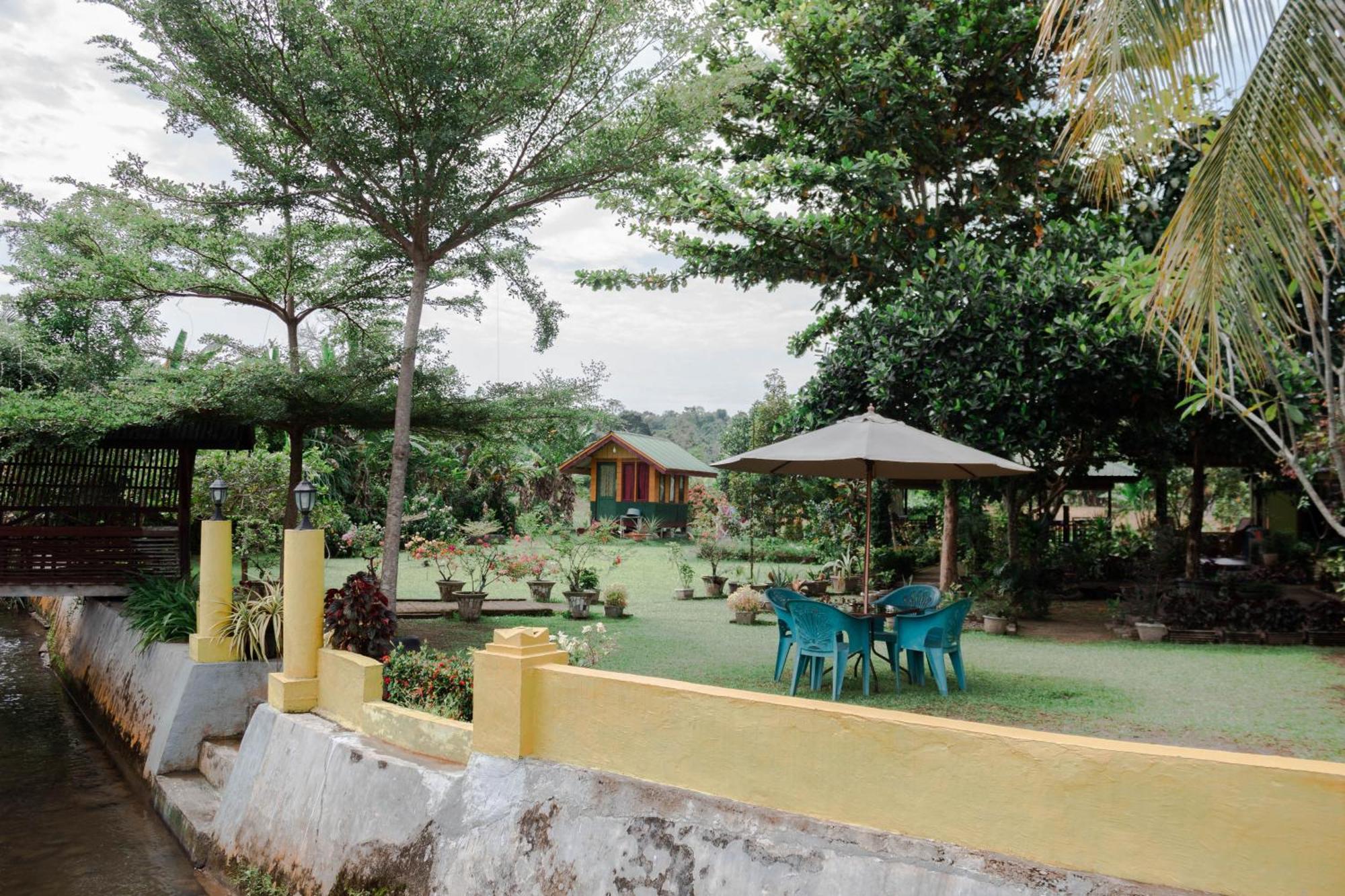 Ambow Homestay Jungle Trekking & Village Tour Букит Лаванг Екстериор снимка