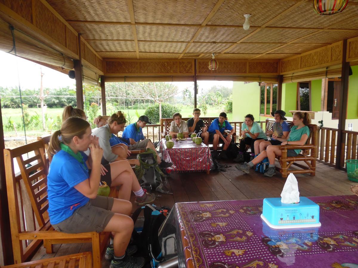 Ambow Homestay Jungle Trekking & Village Tour Букит Лаванг Екстериор снимка