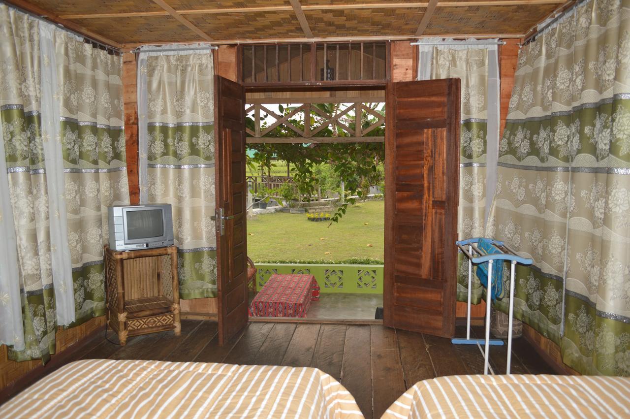 Ambow Homestay Jungle Trekking & Village Tour Букит Лаванг Екстериор снимка