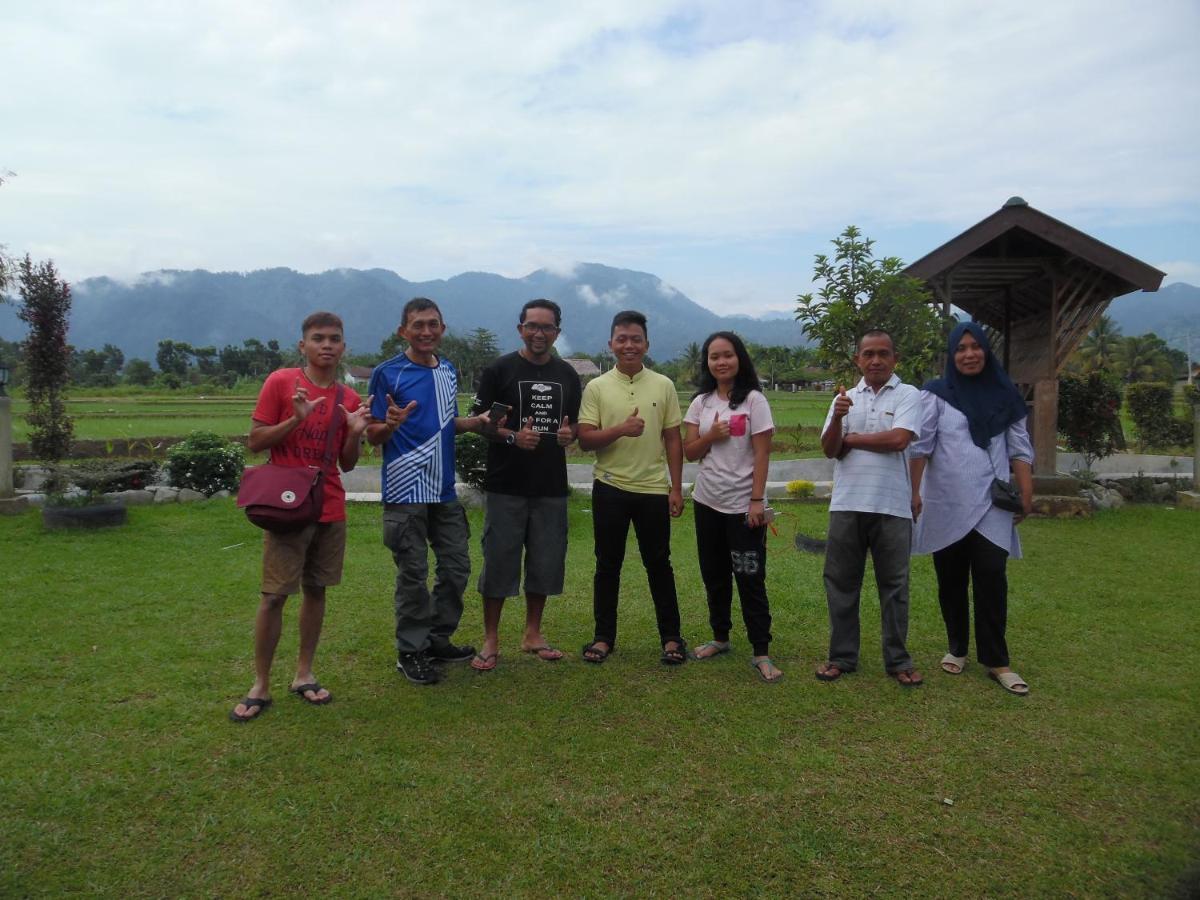 Ambow Homestay Jungle Trekking & Village Tour Букит Лаванг Екстериор снимка