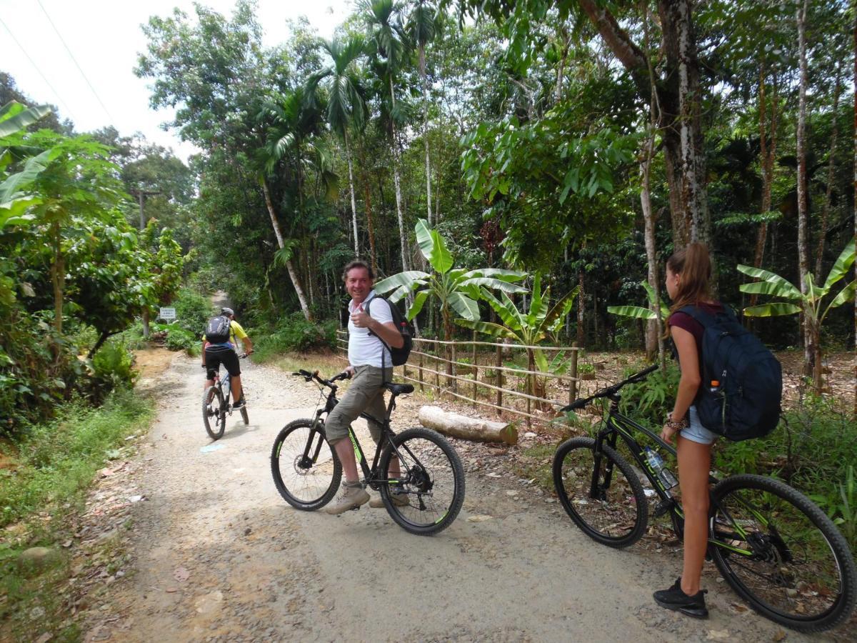 Ambow Homestay Jungle Trekking & Village Tour Букит Лаванг Екстериор снимка