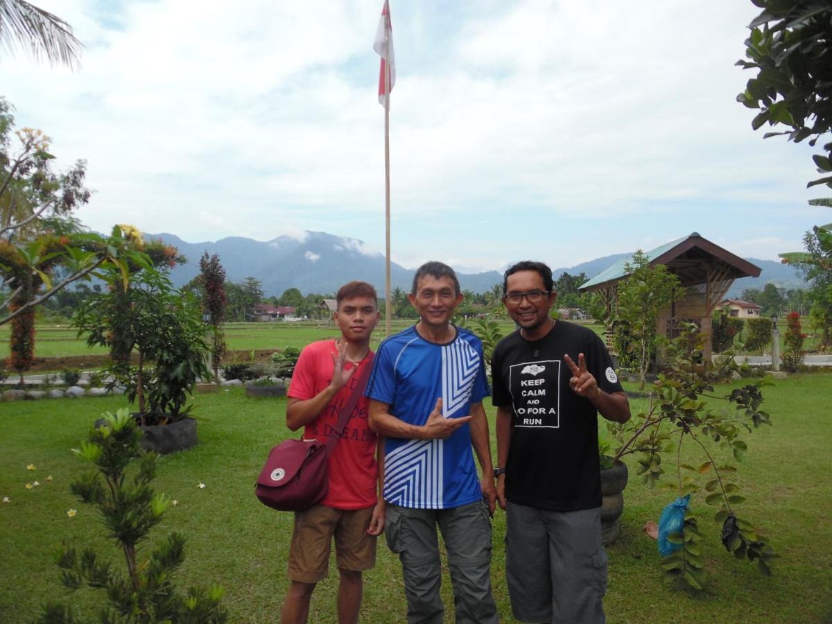 Ambow Homestay Jungle Trekking & Village Tour Букит Лаванг Екстериор снимка