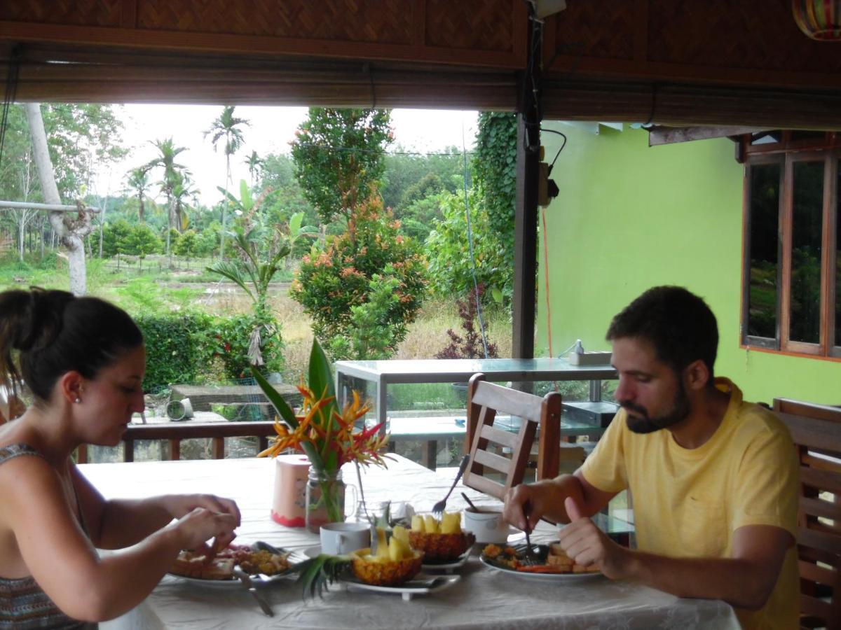 Ambow Homestay Jungle Trekking & Village Tour Букит Лаванг Екстериор снимка
